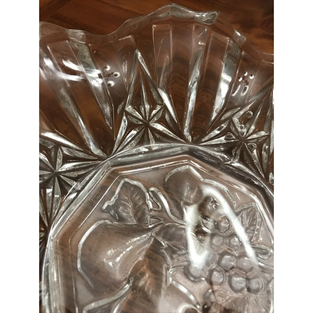Pioneer Clear Federal Glass 7 In Crimped fruit Embossed‎ bowl clear